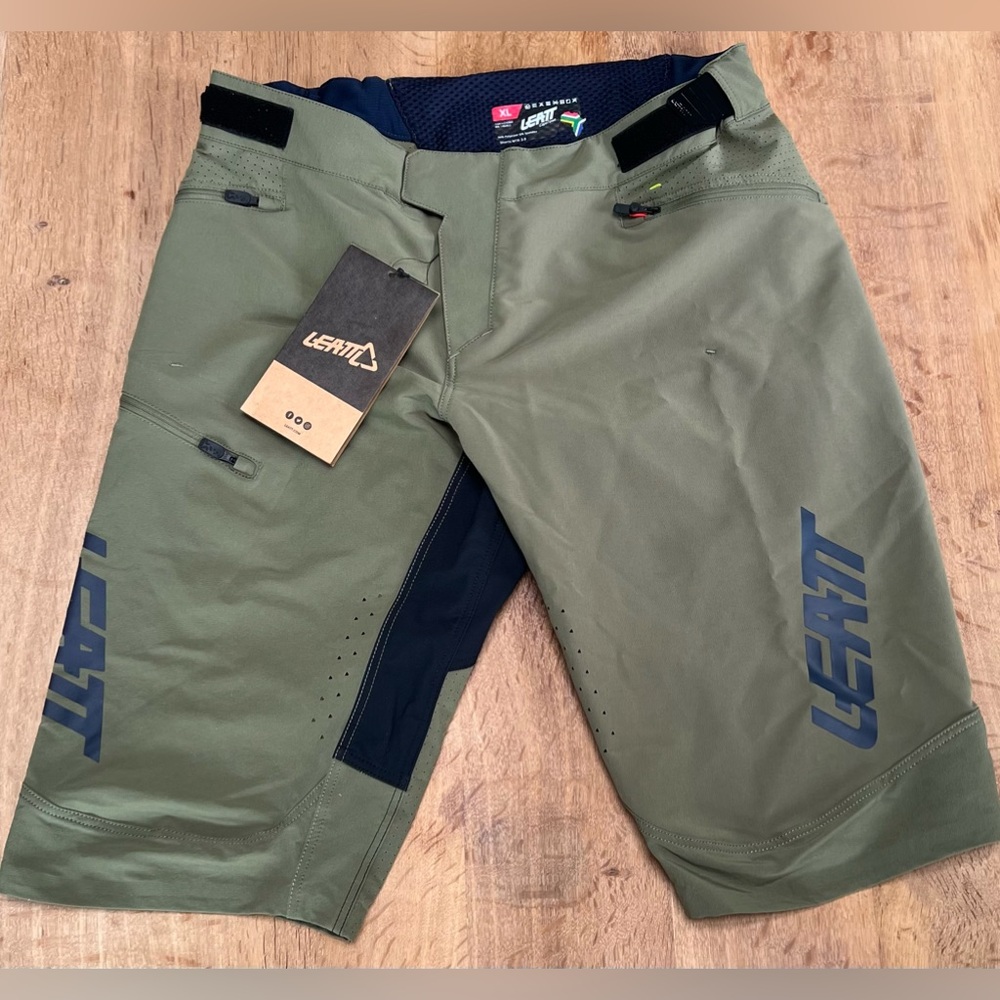 NWT Leatt 3.0 Men’s MTB Shorts Cactus Green Size XL